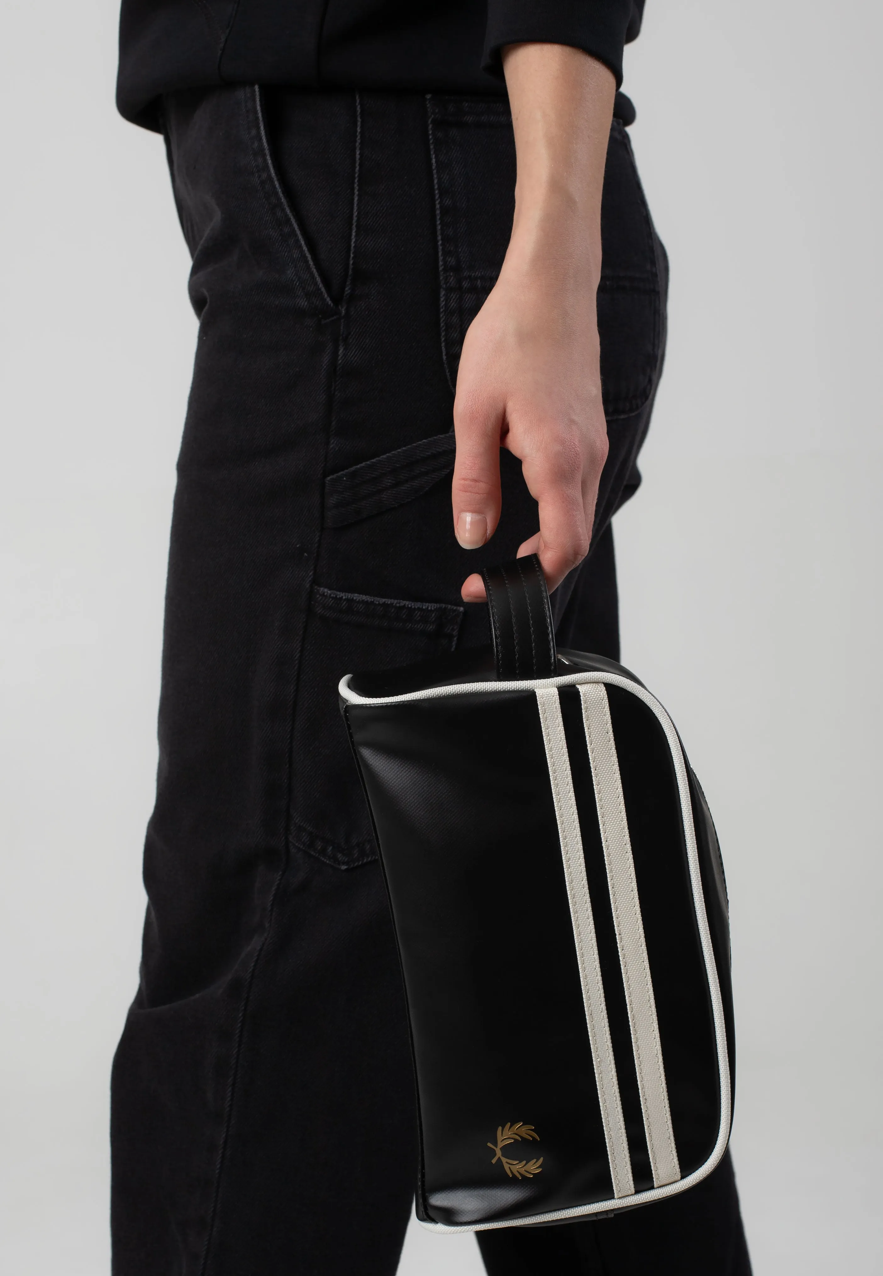 Fred Perry - Coated Polyester Black/Ecru - Washbag