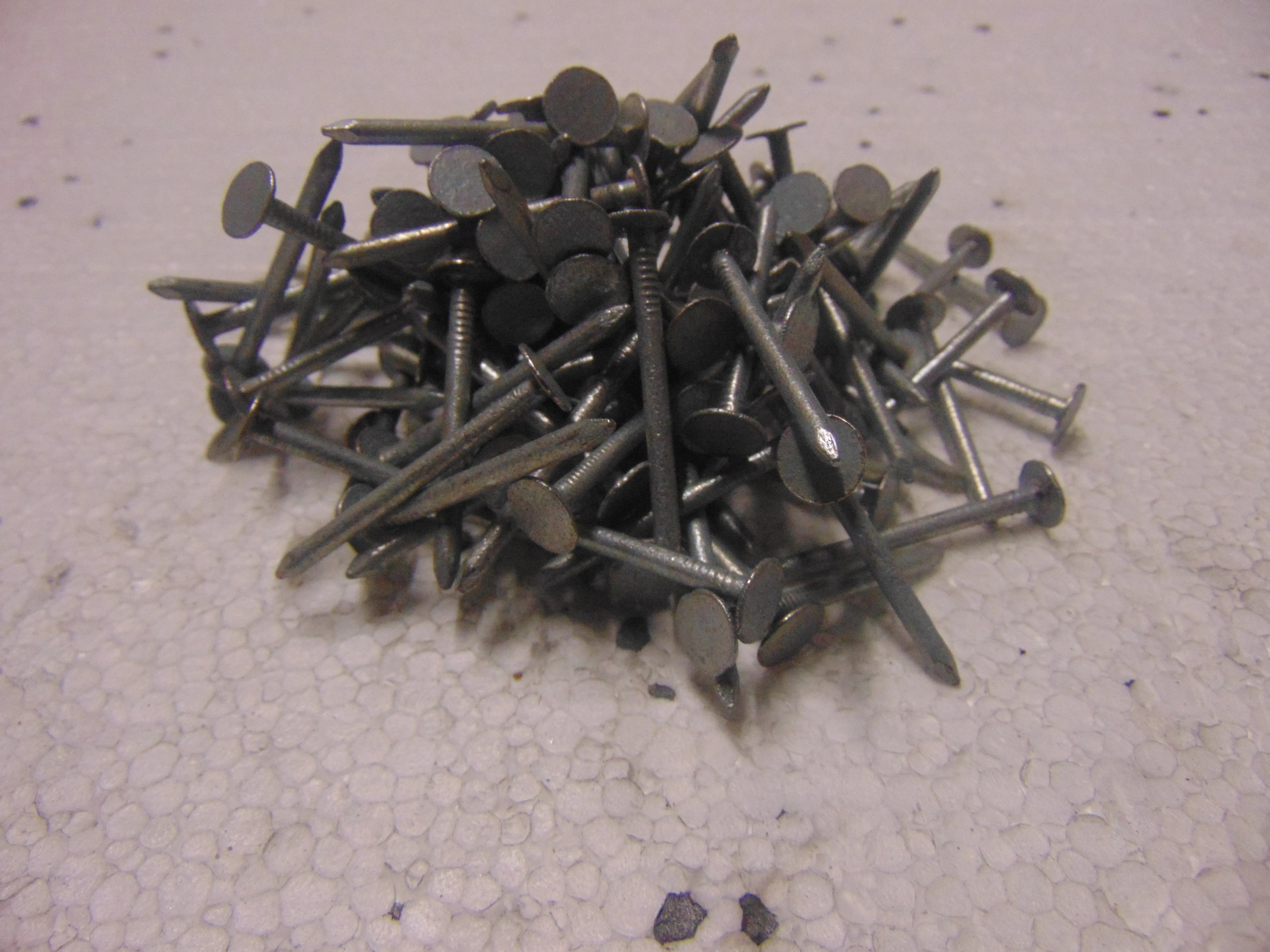 Galvanised Clout Nails 40X2.65MM 1KG