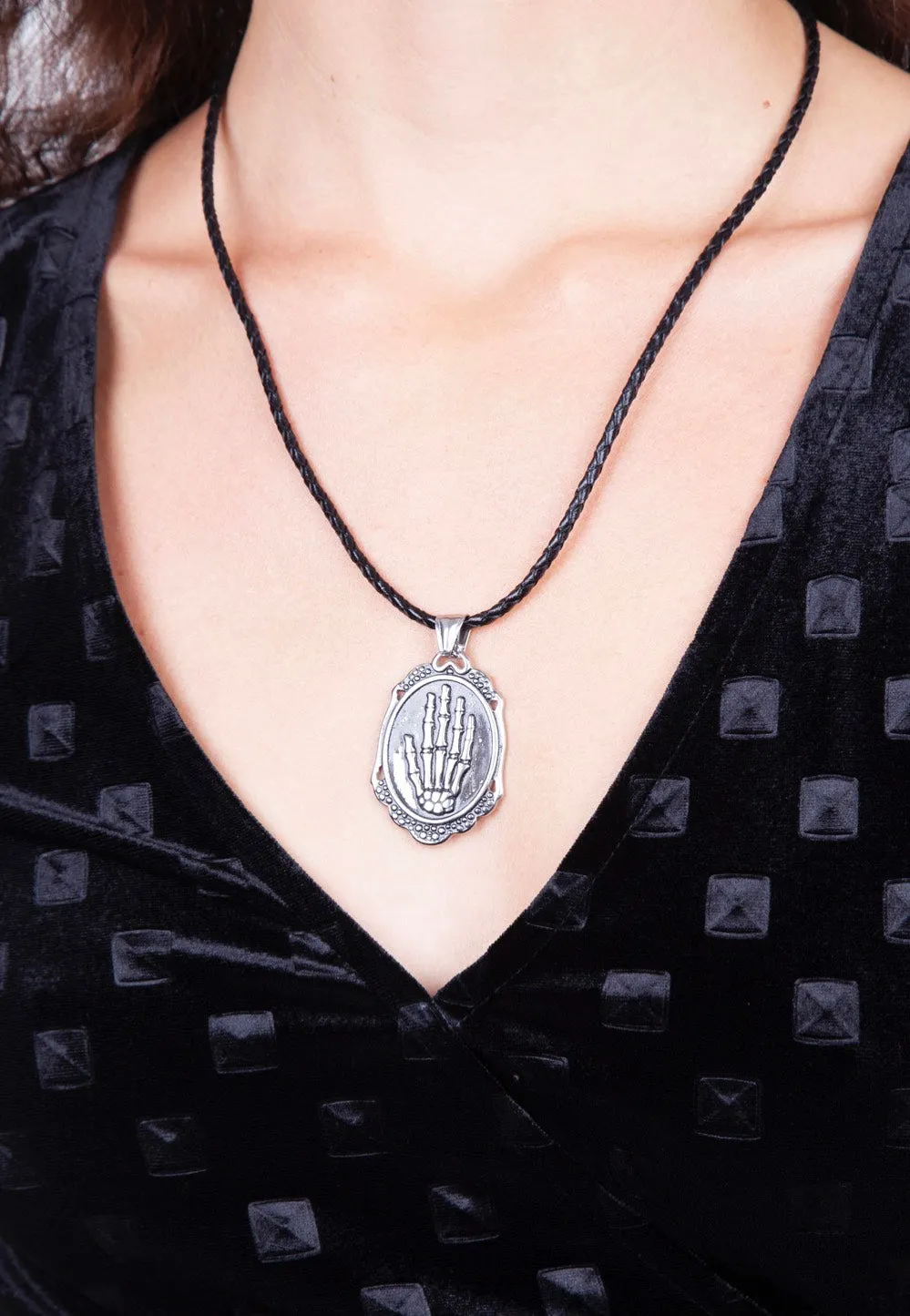 Jawbreaker - Skeleton Hand Black - Necklace