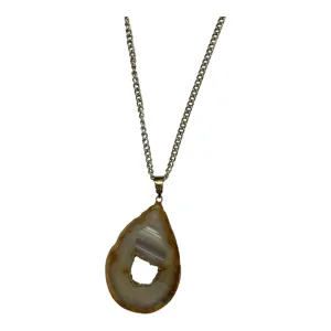 Necklace Pendant By Clothes Mentor In Cream