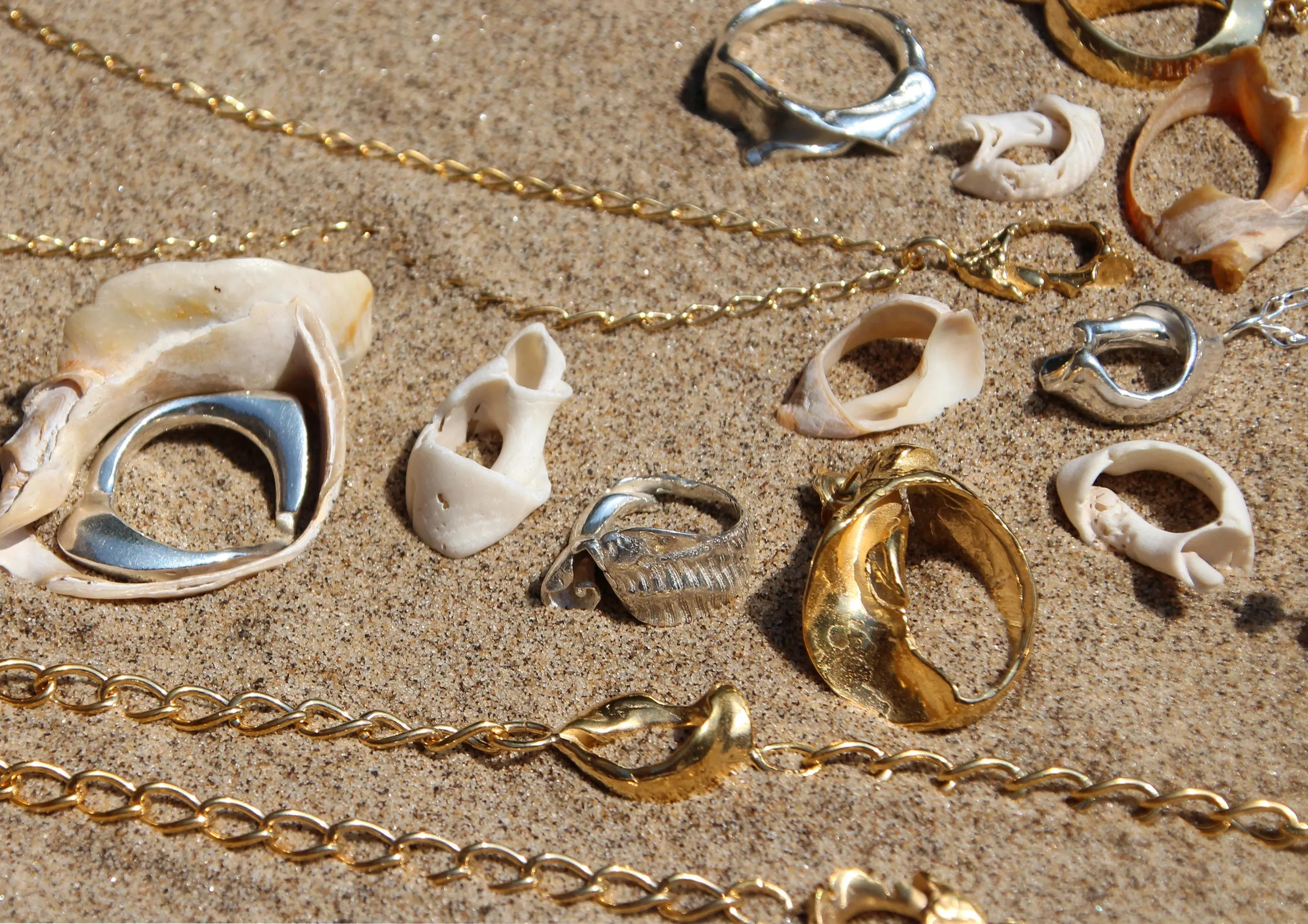 Swirl Fragmented Shell Ring